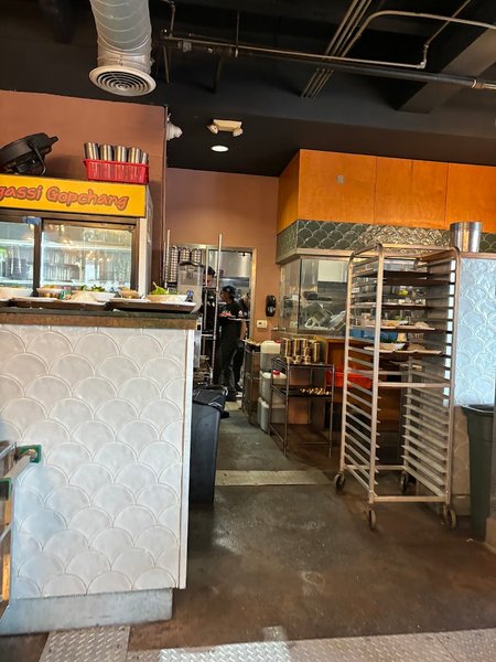 Ahgassi Gopchang, Korean in Koreatown