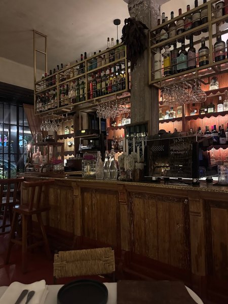 La Barra de al Lado, Spanish in Roma Norte