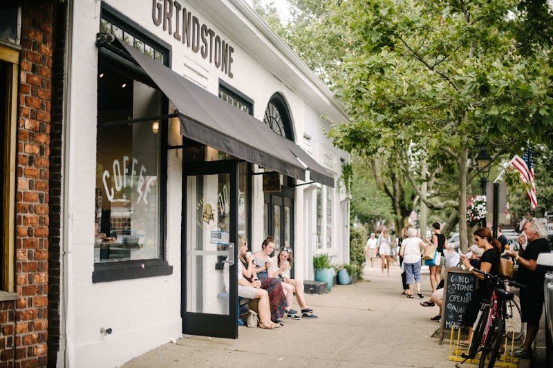 Grindstone Coffee & Donuts, Bakery in Sag Harbor