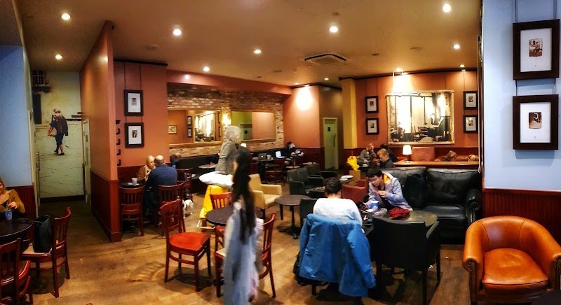 Caffè Nero, Cafe in 6 Dorchester St