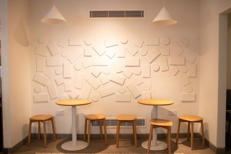 Knoops, Cafe in 21 Old Bond St
