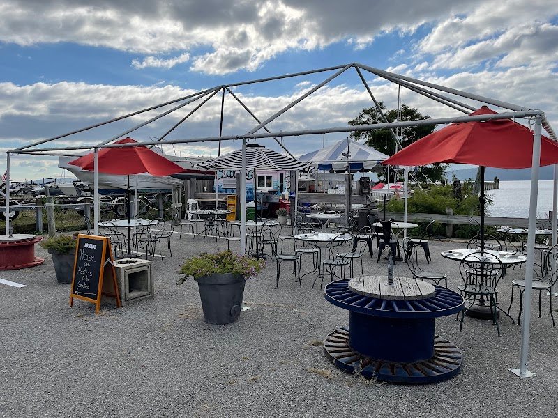 The Boathouse, Seafood in Ossining