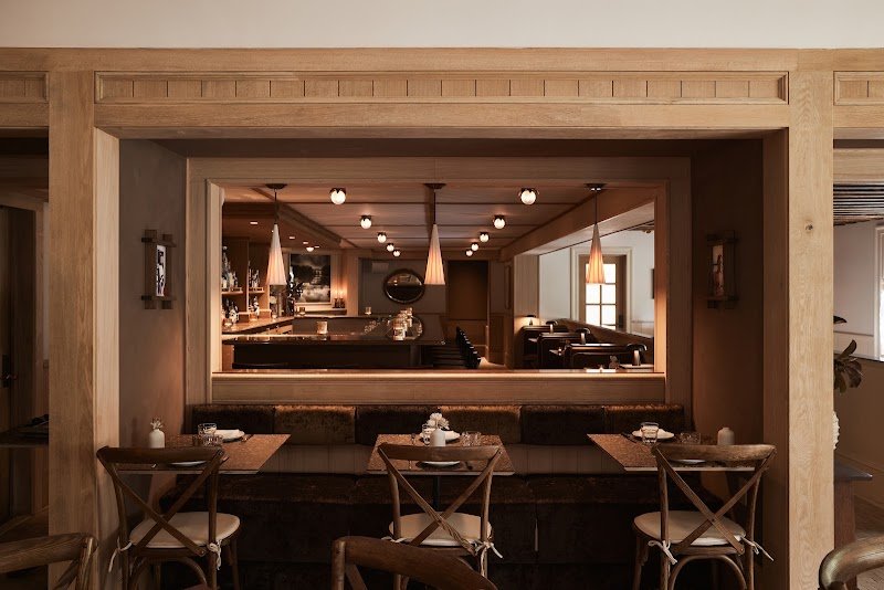 Bedford Post Tavern, American in Bedford